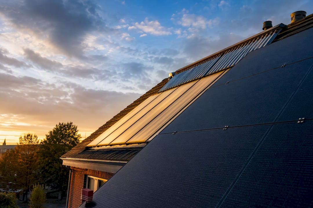 Für Hausbesitzer: Solarthermie oder Photovoltaik? 5 Punkte Checkliste